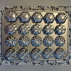 Nordic Ware Floral Petit Fours Cake Pan